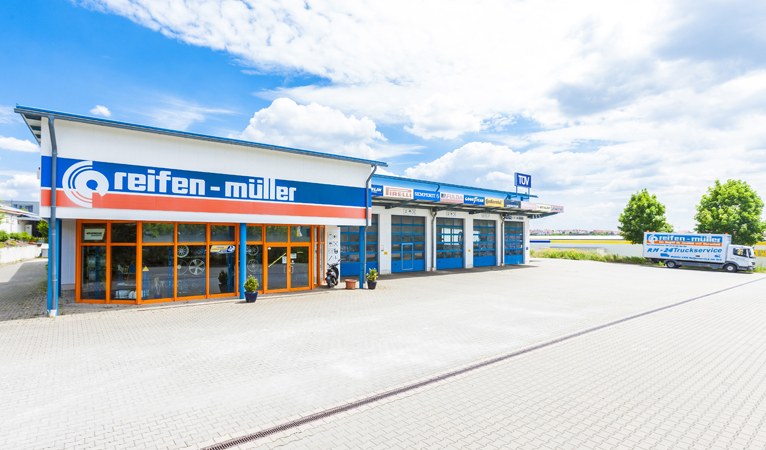 Reifen Müller Filiale Würzburg, Außenansicht
